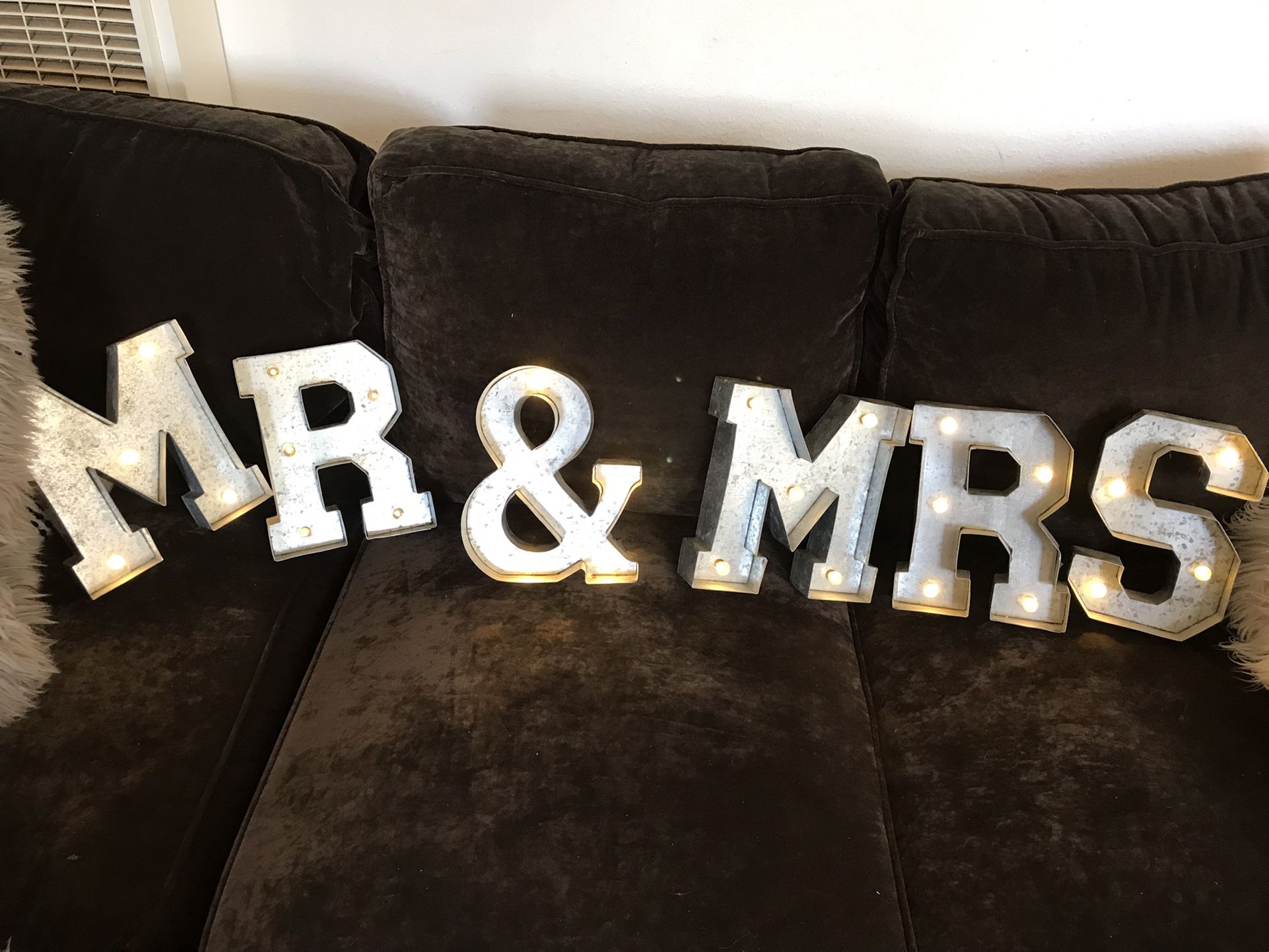 Mr & Mrs Rustic Sign