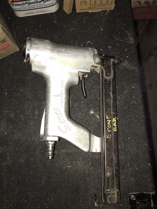 Senco pneumatic staple guns