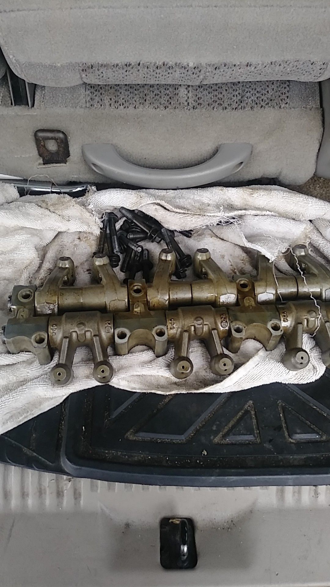 2006 Chrysler 300 3.5 engine rocker arms assembly for Sale in San