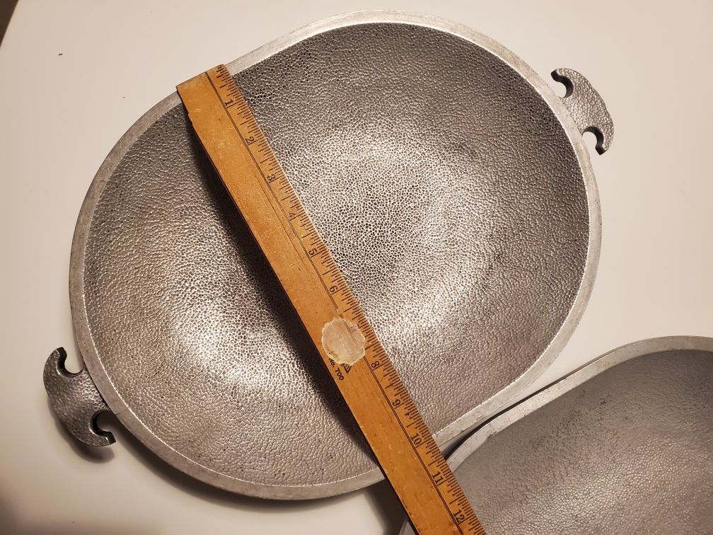 2 Vintage Aluminum Service General cookware