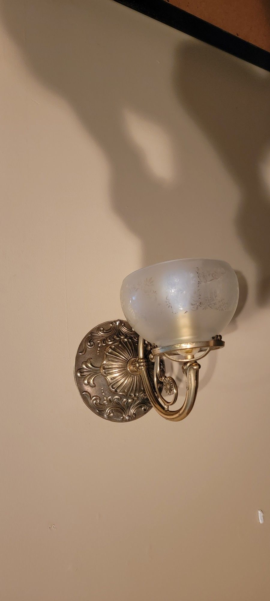 Beautiful Mid-Century Brass Wall Lamp With Etched Glass Shades 13x9 "
