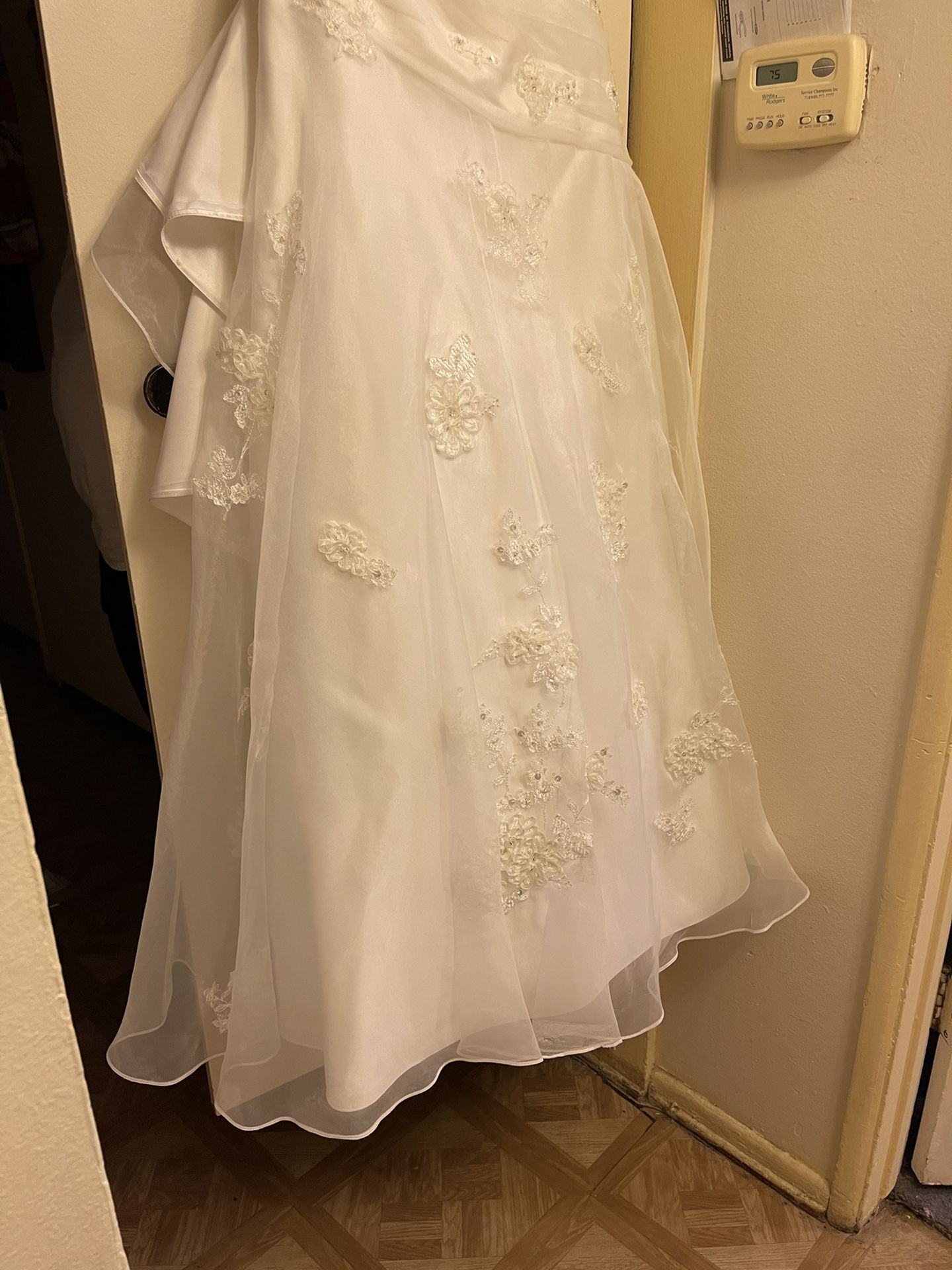David’s Bridal Wedding Dress / Size 14