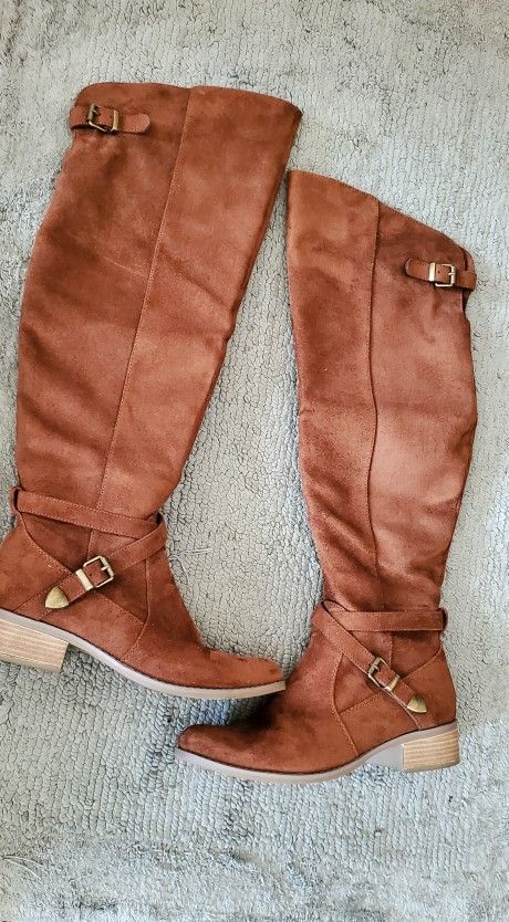 Brown Boots Size 71/2 Pick Up In Moreno Valley Used Once In Excellent Condition