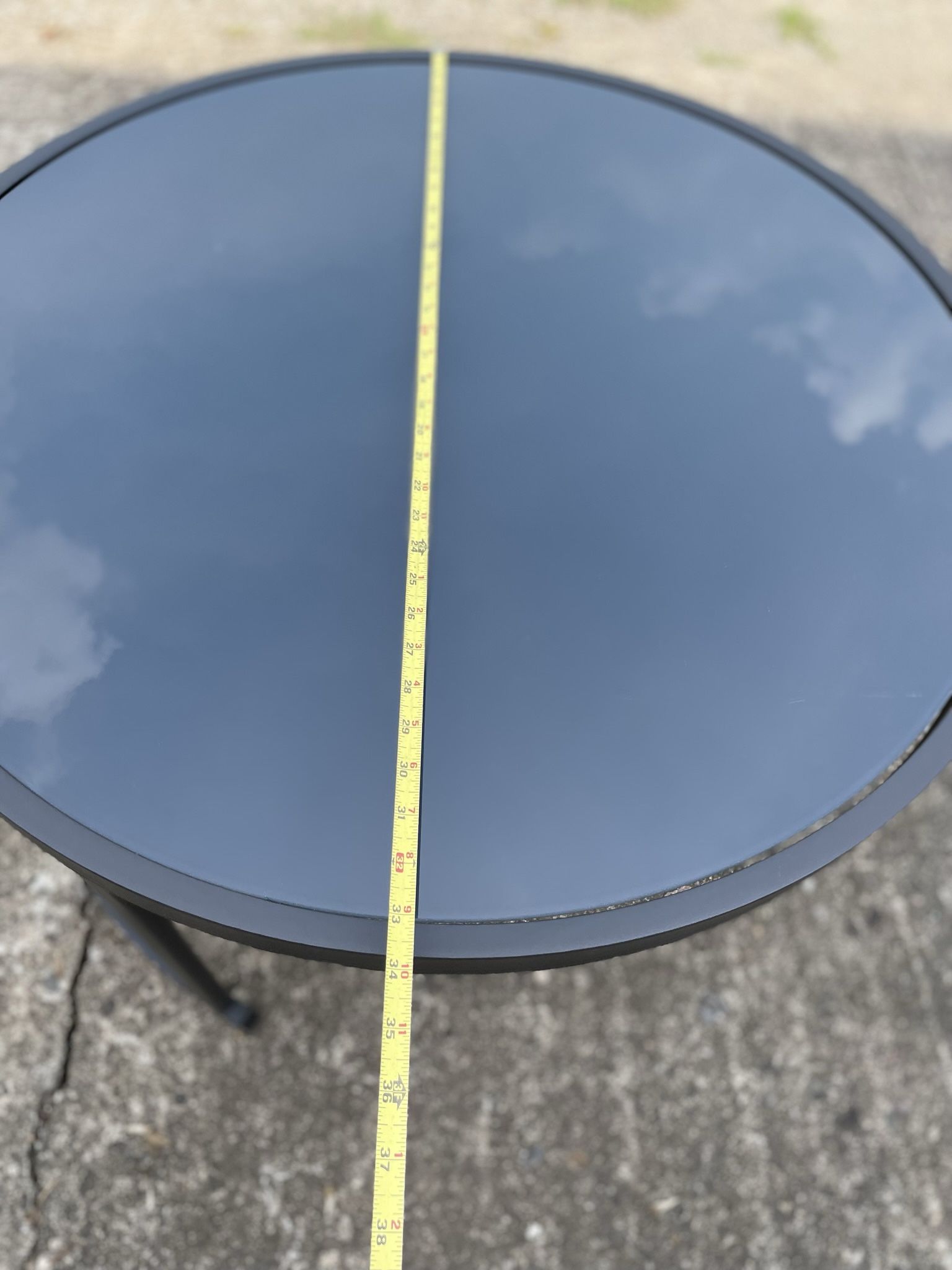 Round Metal/glass Outdoor Table