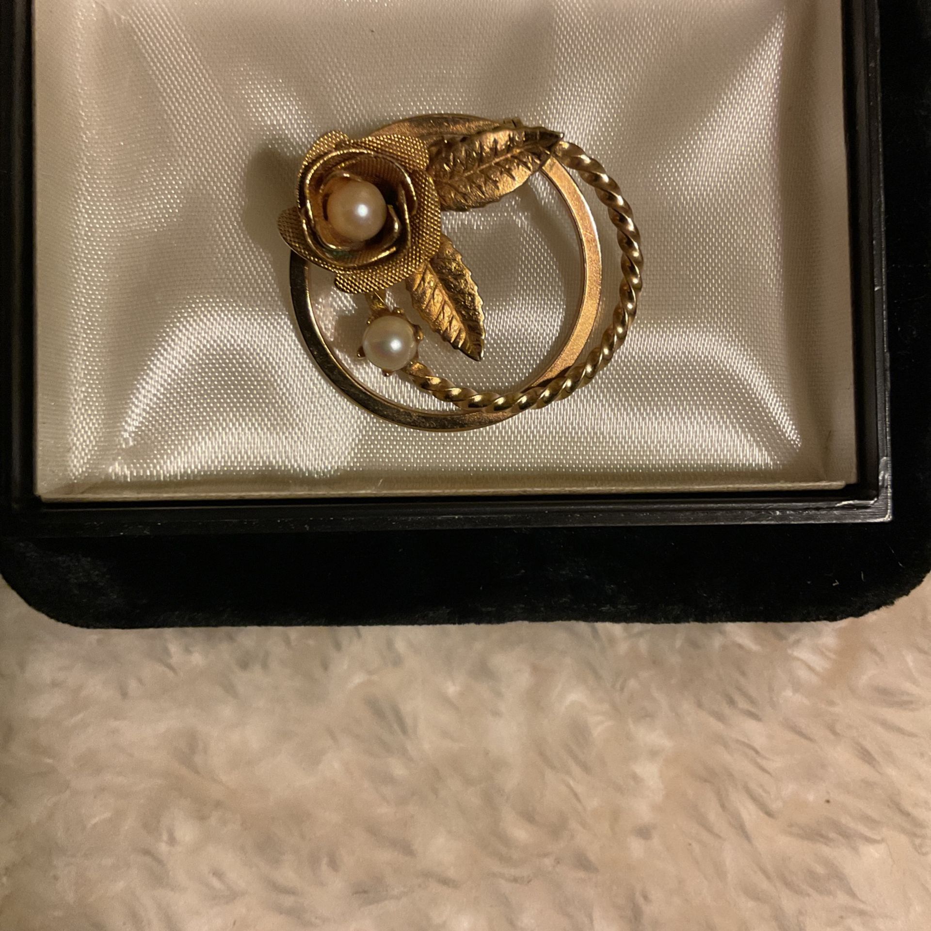 Vintage Gold Tone Rose With Pearls Brooch