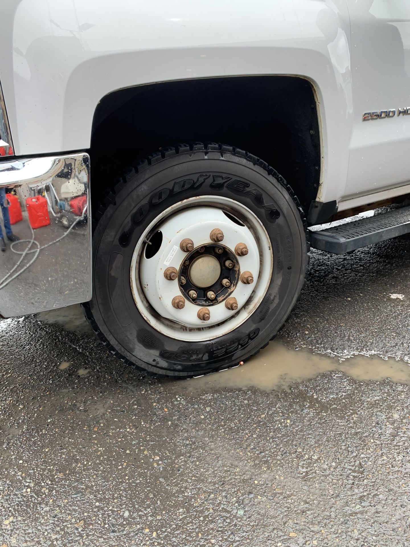 19 1/2” Chevy 2500HD Whit Spacer to Fit @8lugs Nuts
