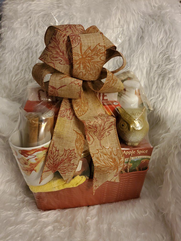 Happy HARVEST Thanksgiving Fall/AUTUMN THEMED Gift Basket 