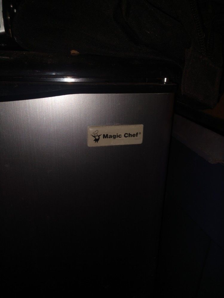 Mini Refrigerator / Freezer