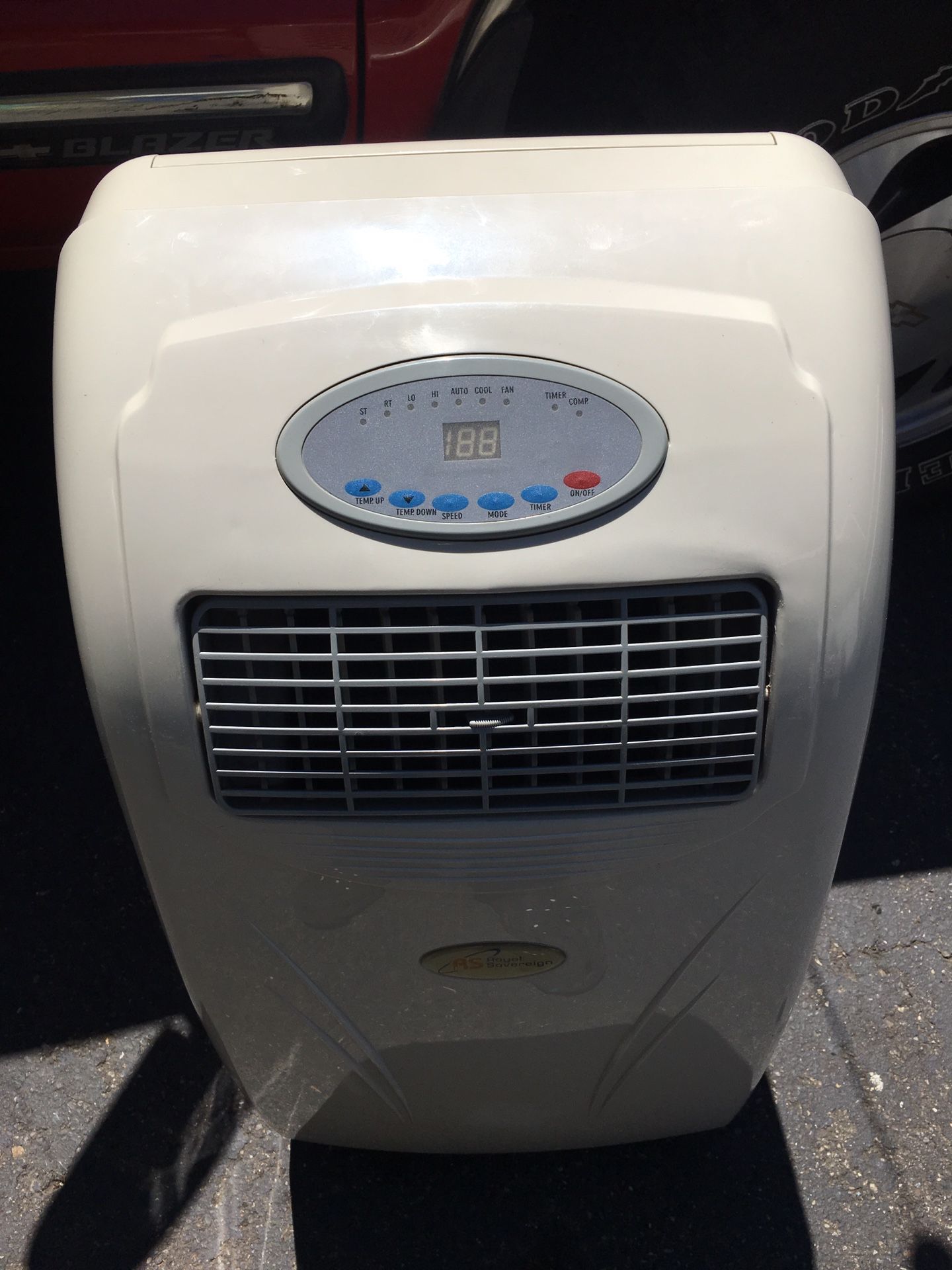 Royal sovereign portable air conditioner 9,000 B.T.U. Works good