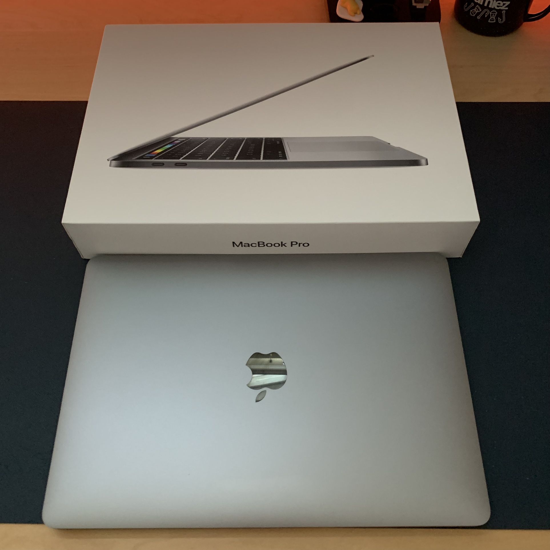 2016 MacBook Pro i5 13.3 With Touch Bar 