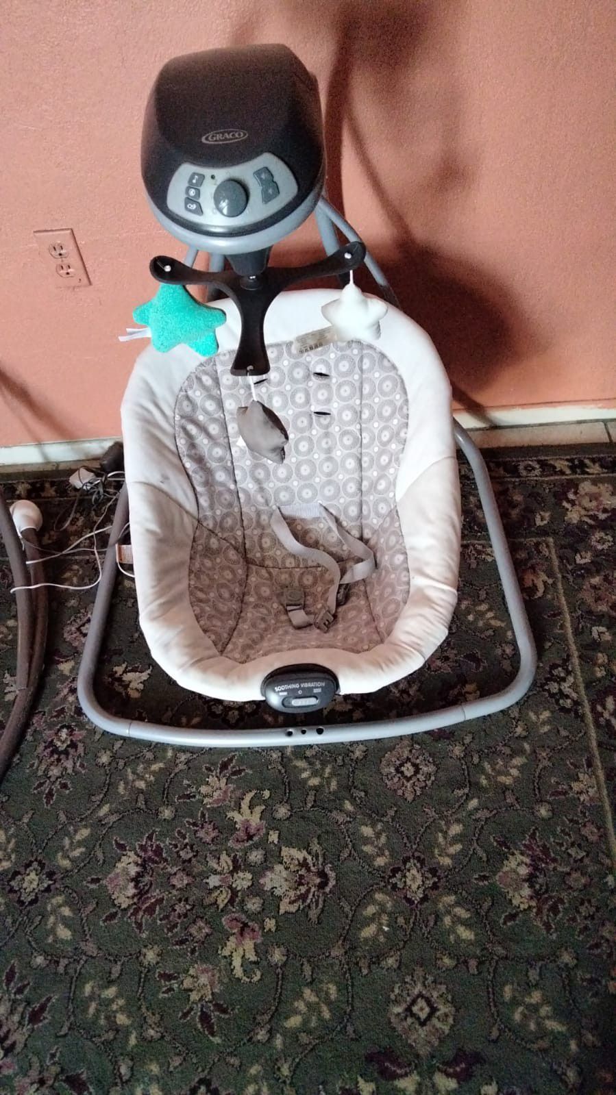 GRACO Baby Swing in An Excellent Condition. PET/ SMOKE FREE HOME. GENTLY USED