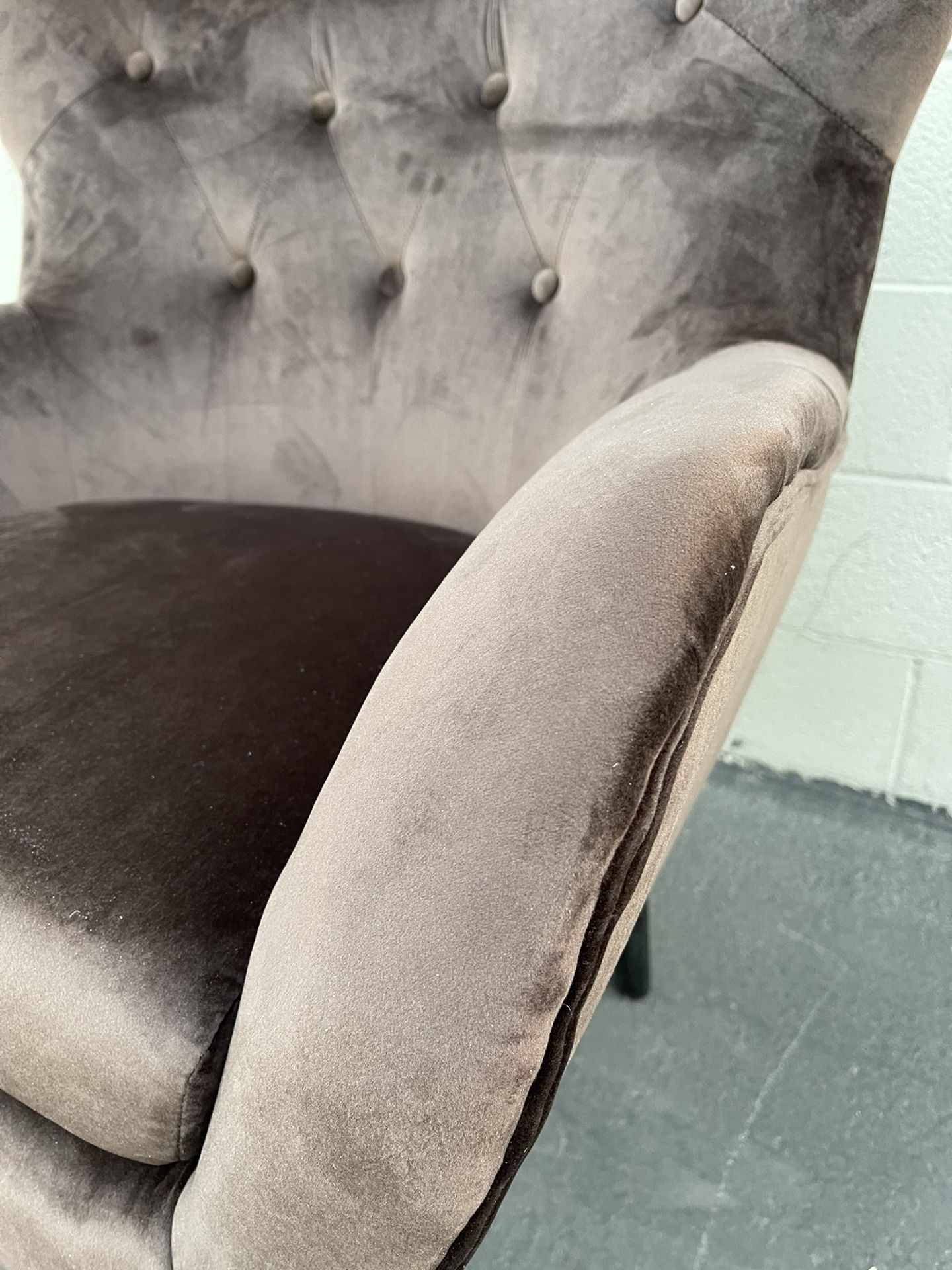 Velvet Chair