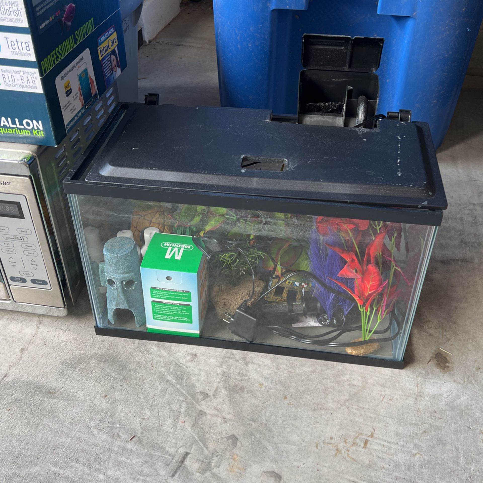 GloFish 10 Gallon Aquarium Fish Tank 