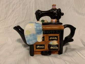 Novelty Tea Pots Thumbnail
