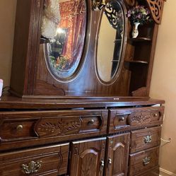 Dresser With Mirrors Thumbnail
