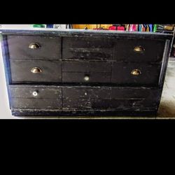 PRICE REDUCED: A STEAL AT JUST $45! A 1 OF A KIND, CLASSY, BLACK, 6-DRAWER DRESSER!

 Thumbnail