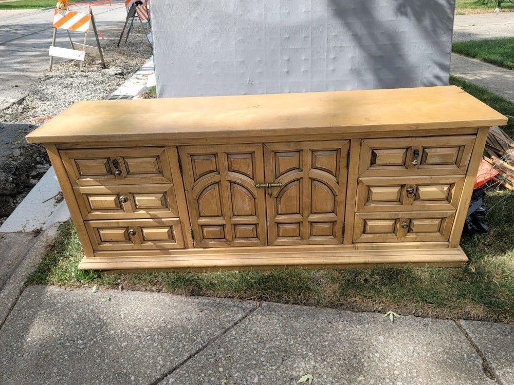DREXEL VILLA ESCALANTE SPANISH MEDITERRANEAN STYLE TRIPLE DRESSER78x20x31