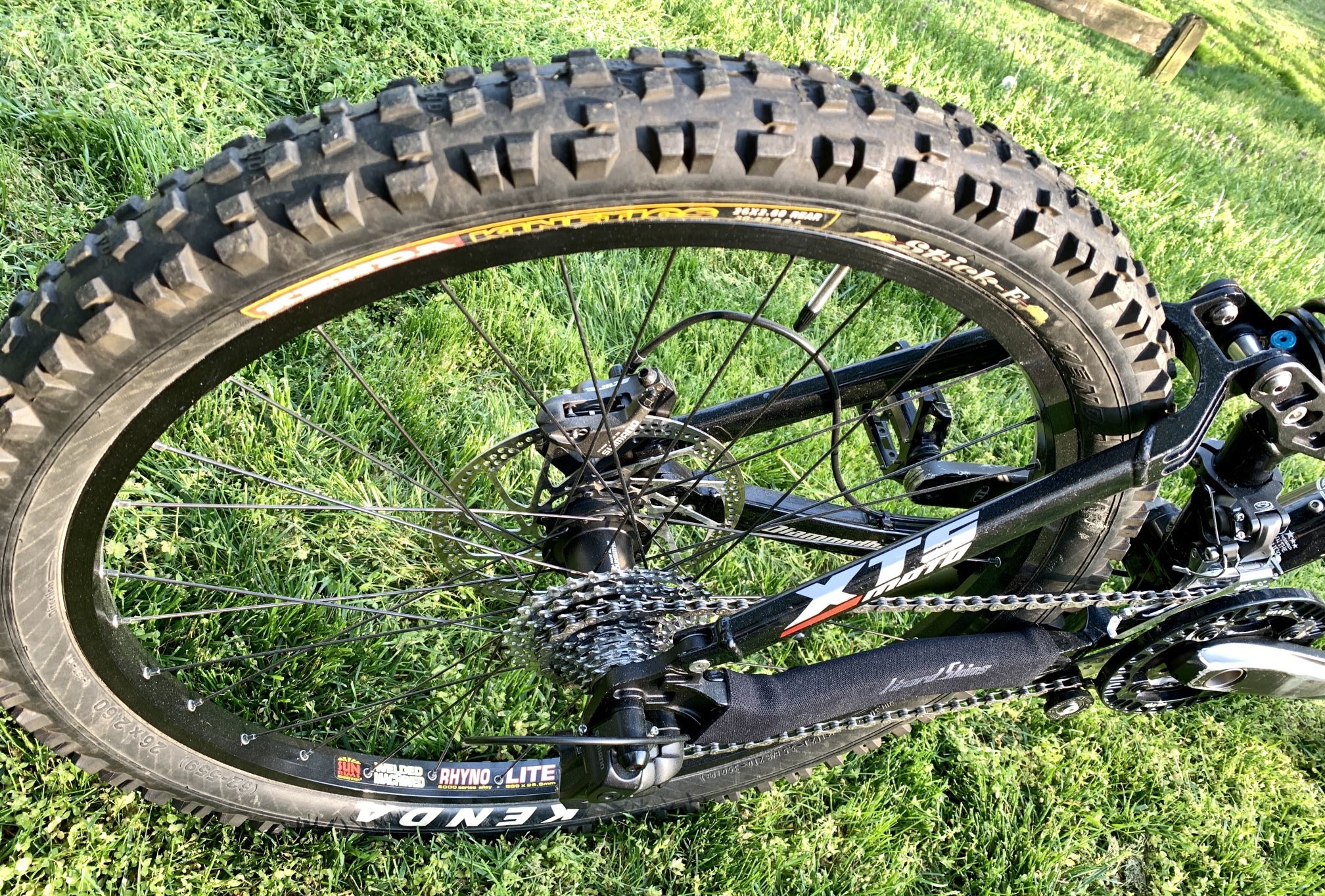 Diamondback DBR XTS Moto Downhill MTB DH FR Frame Up Build Marzocchi Saint XT