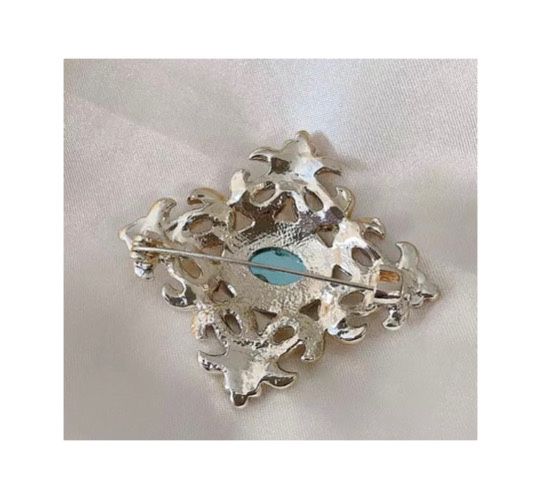 Vintage Style Brooch New