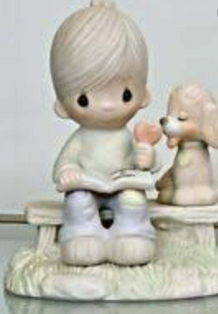 Precious Moments Figurine - Loving Is Sharing - Boy #E-3110B