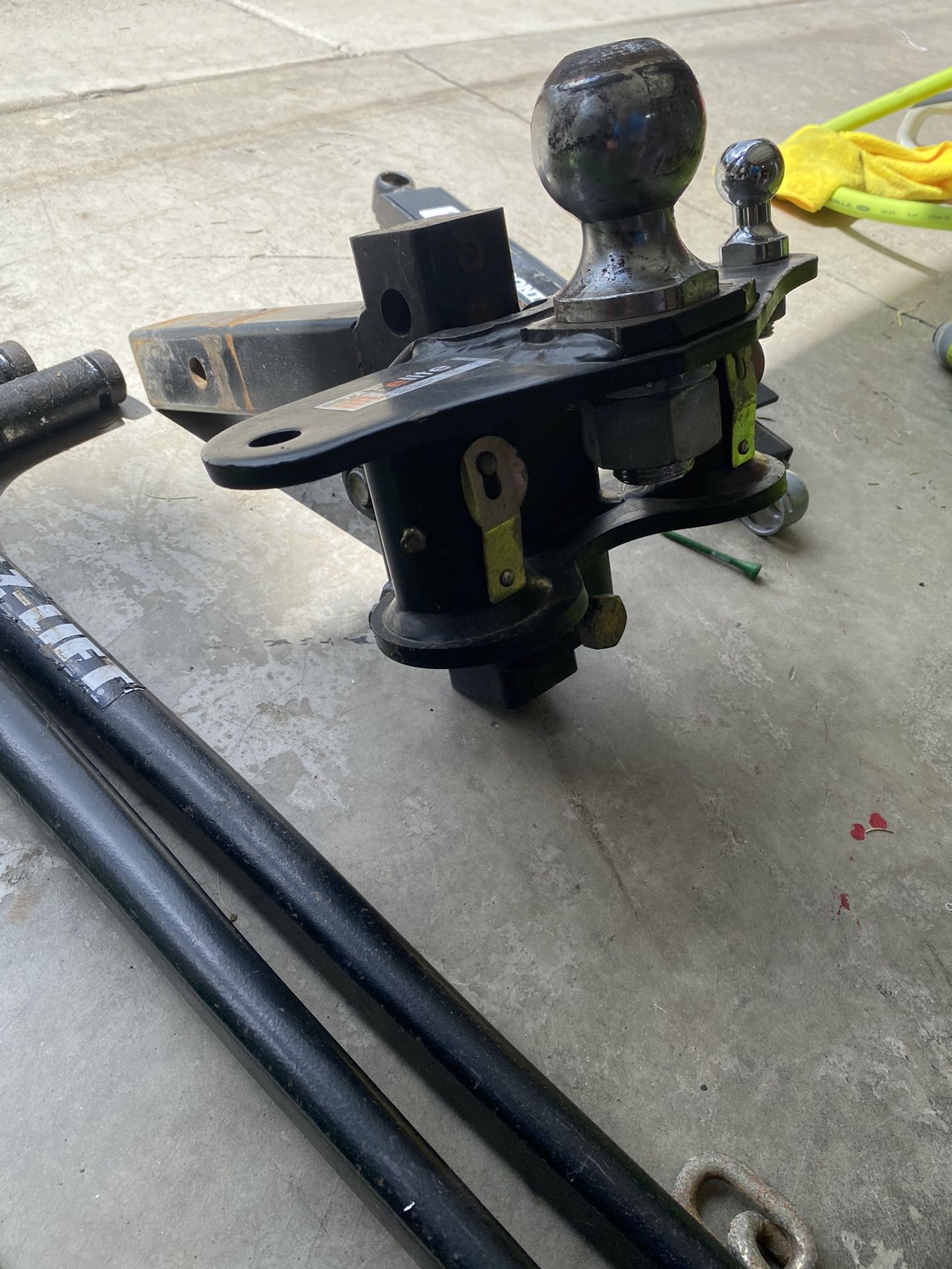 EAZ Lift Elite Round Bar 14,000lb Weight Distribution Hitch W/ Sway