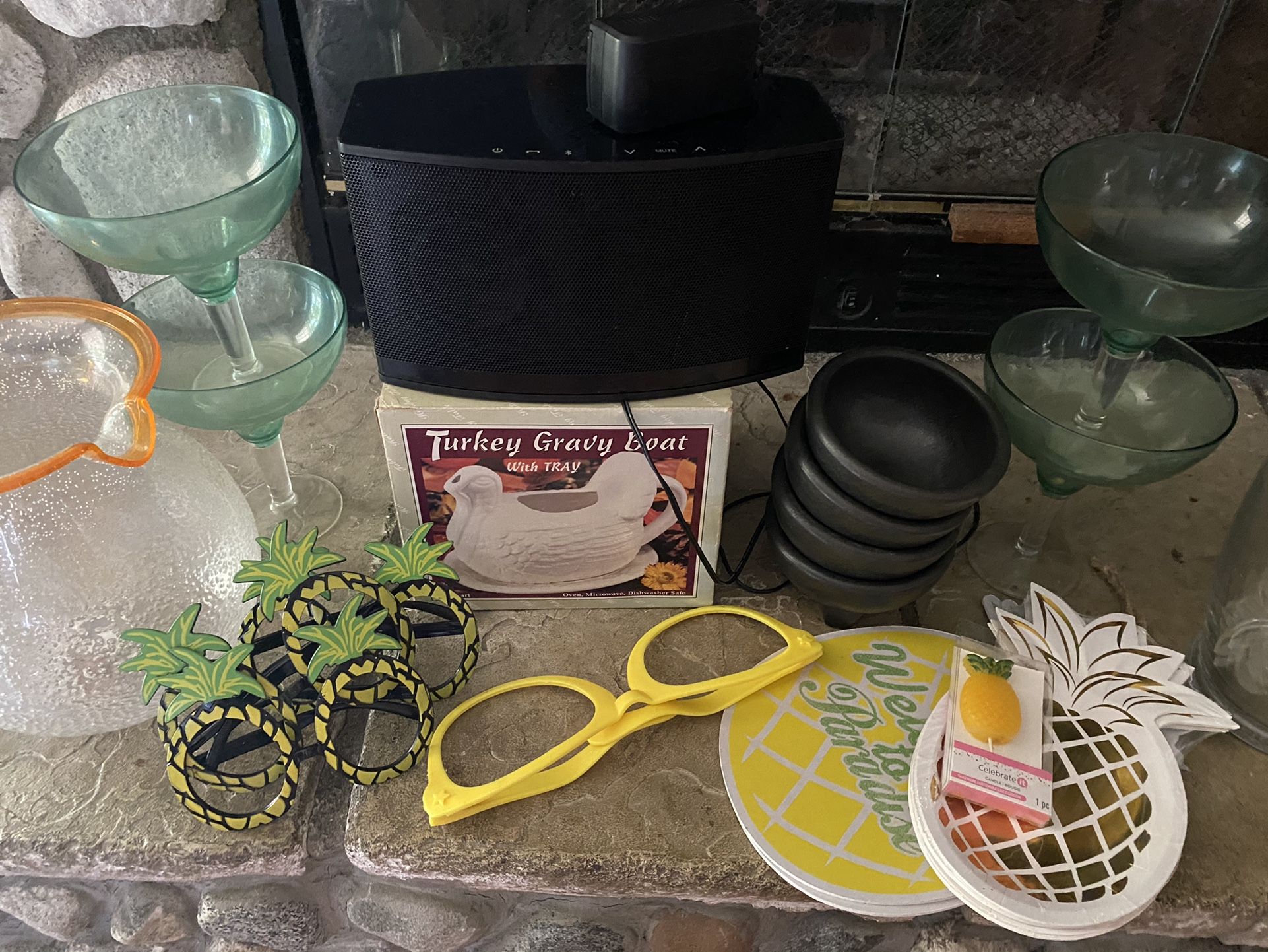 Bluetooth Speaker ‘ 6 Margaritas Cup ‘2 Jars’ 4 Molcajete Bowls