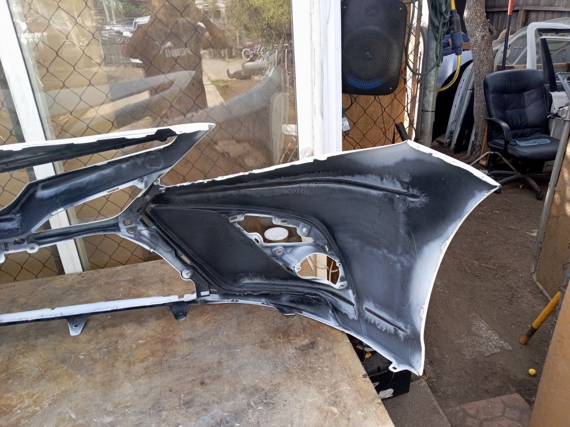 2018-2020 Toyota Camry Front Bumper OEM
