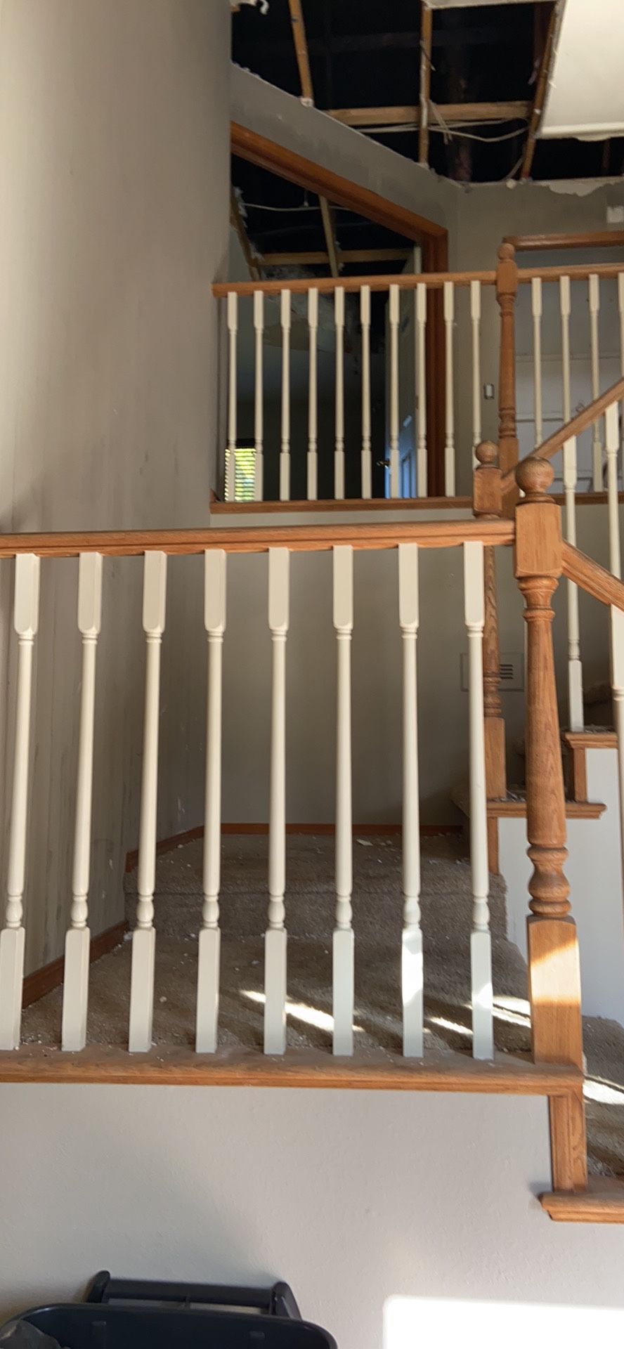 House banister Smells from housefire no damage
