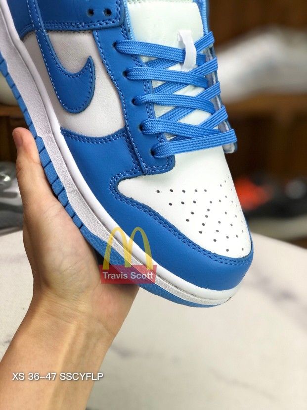 Nike Dunk Low UNC Never Used