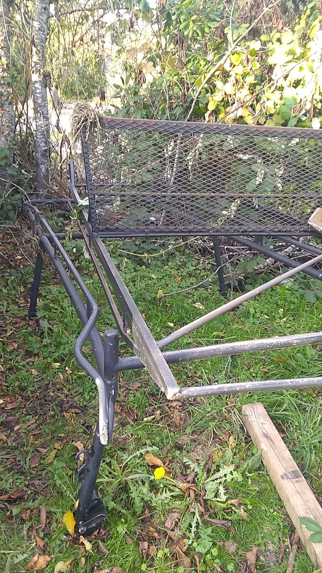 2 ladder racks small and large.