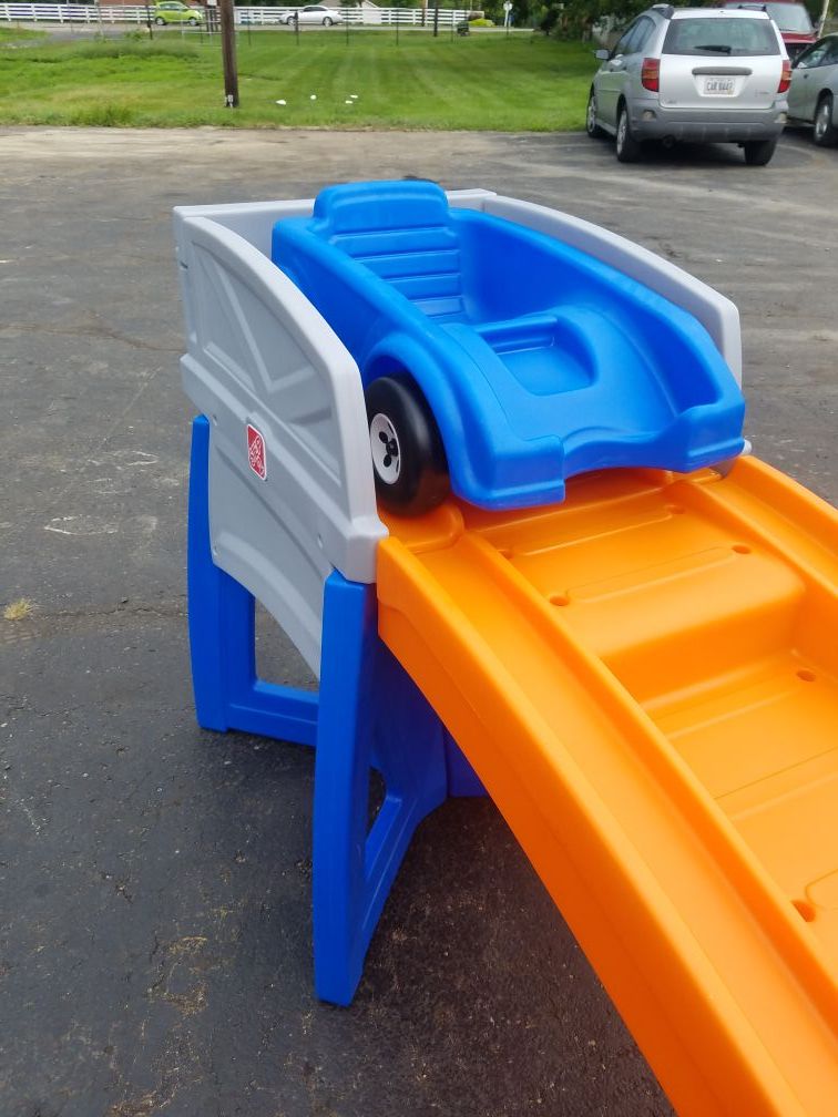 Step 2 Hot Wheels Extreme Thrill Coaster Ride On for Sale in Columbus