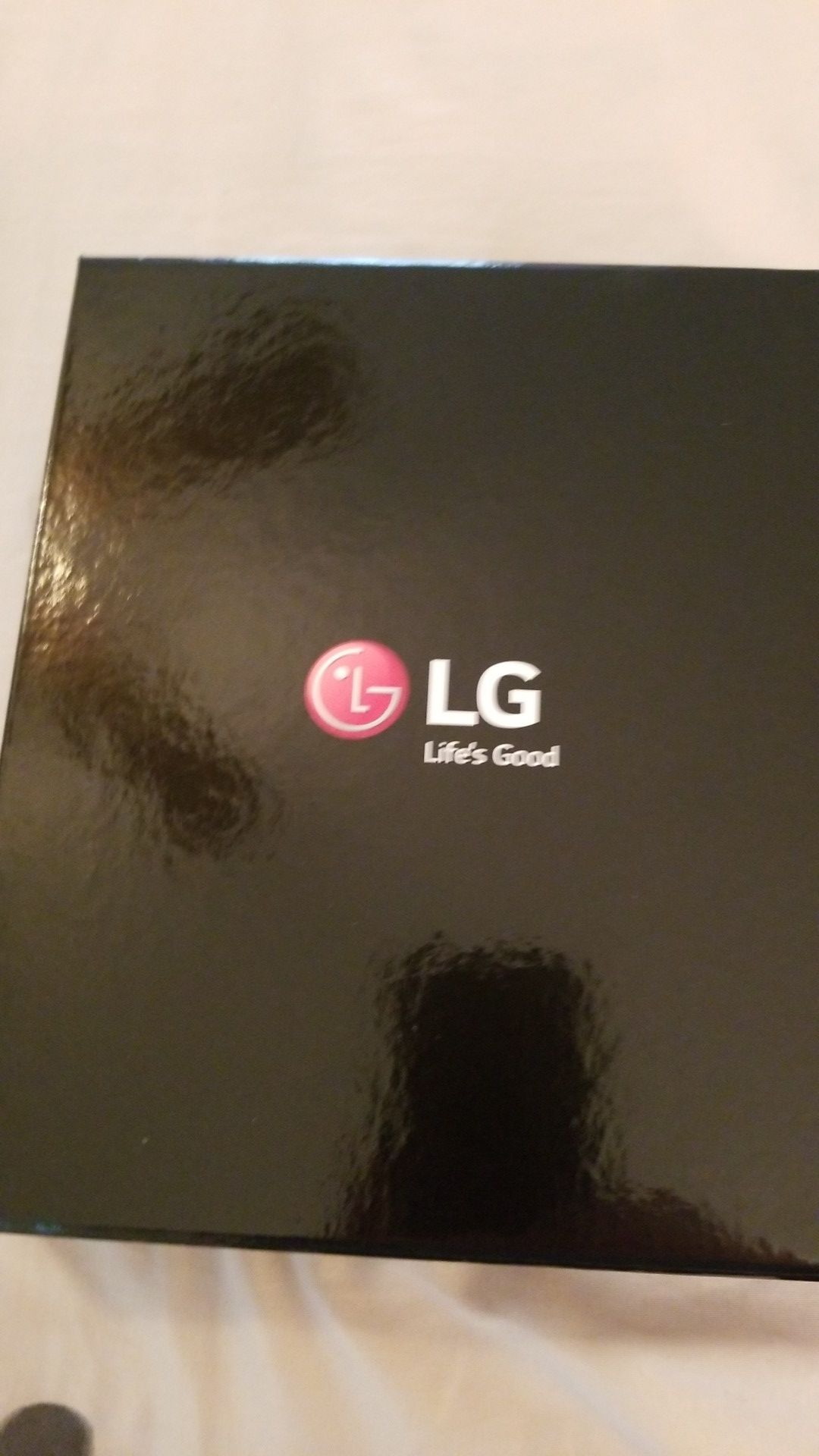LG Tone Infinim headphones
