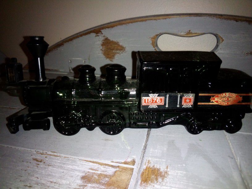 Nice Collectible Avon 1876 centennial Express Train Aftershave Bottle 