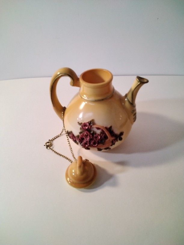Really Small Tea Pot .