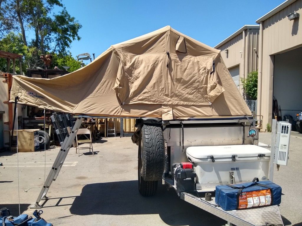 Camper trailer