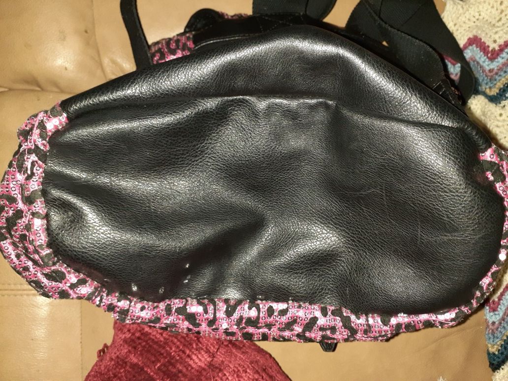 MOCHILA JUICY CAUTURE EXELENTES CONDICIONES...