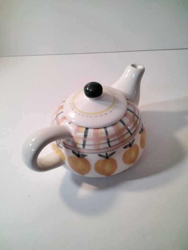 Very Cute Tea Pot .