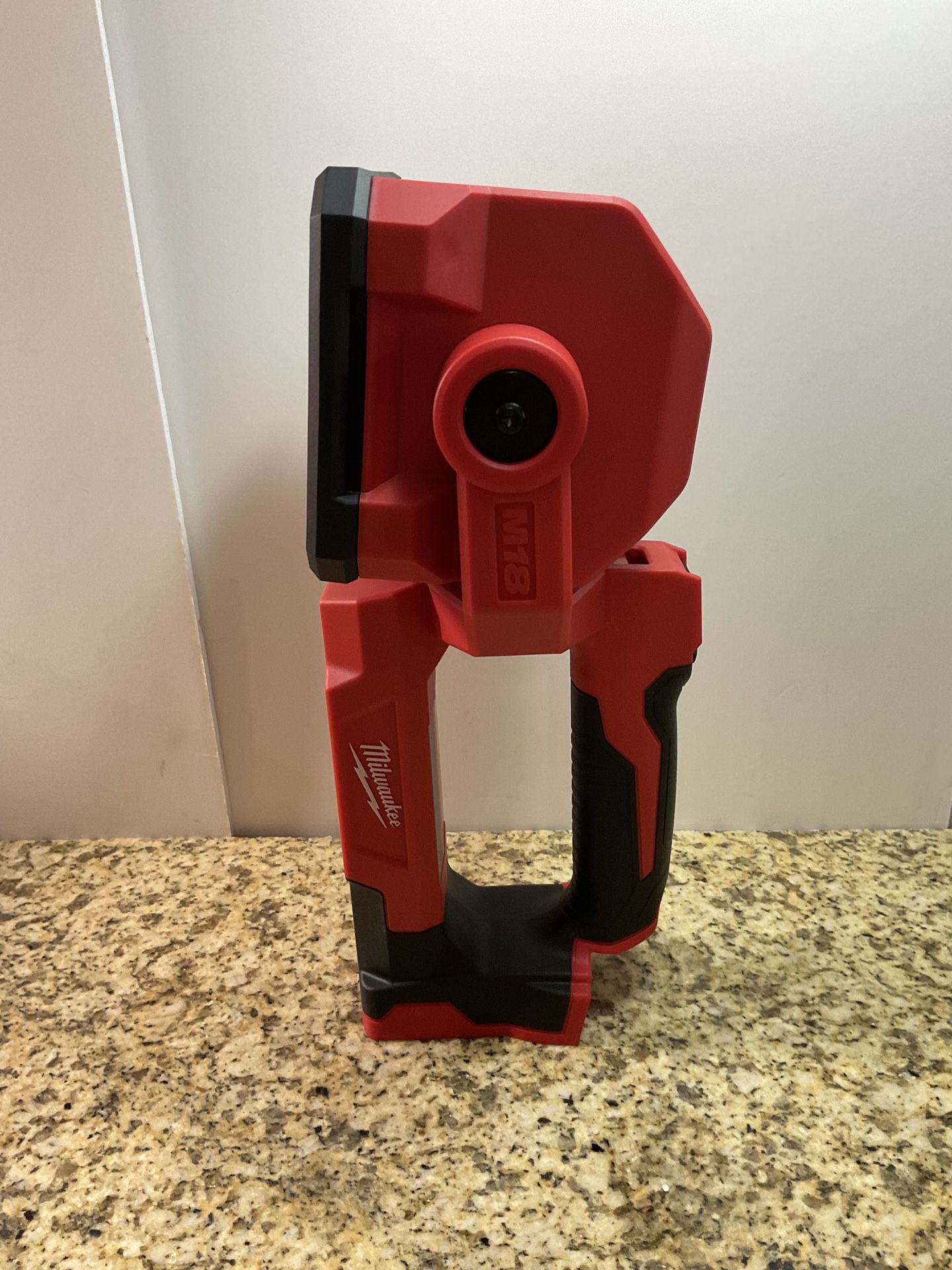 Milwaukee M18  2354-20 LED  SEARCH LIGHT   ONLY TOOL BRAND NEW