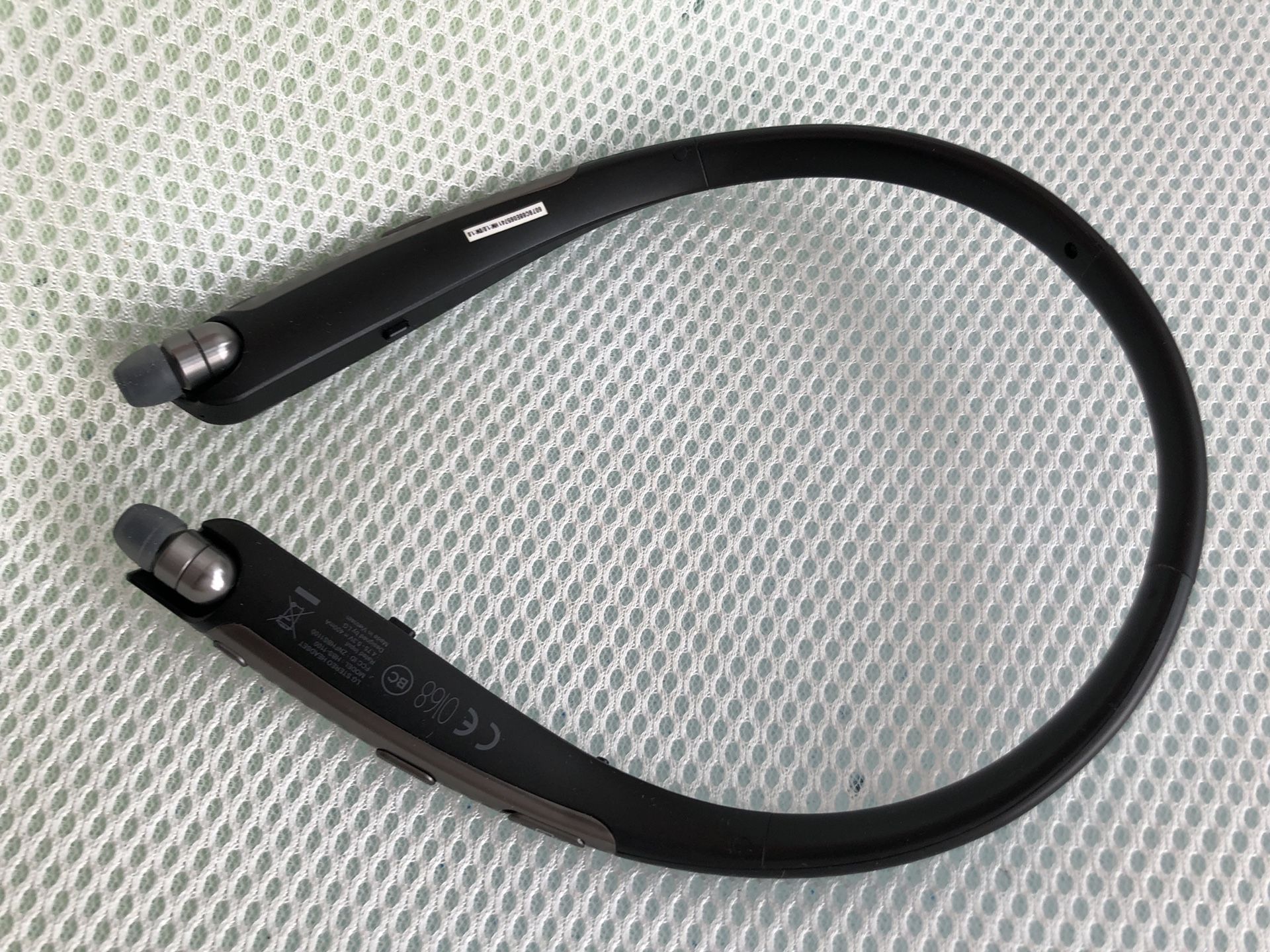 LG 1100 Bluetooth headset