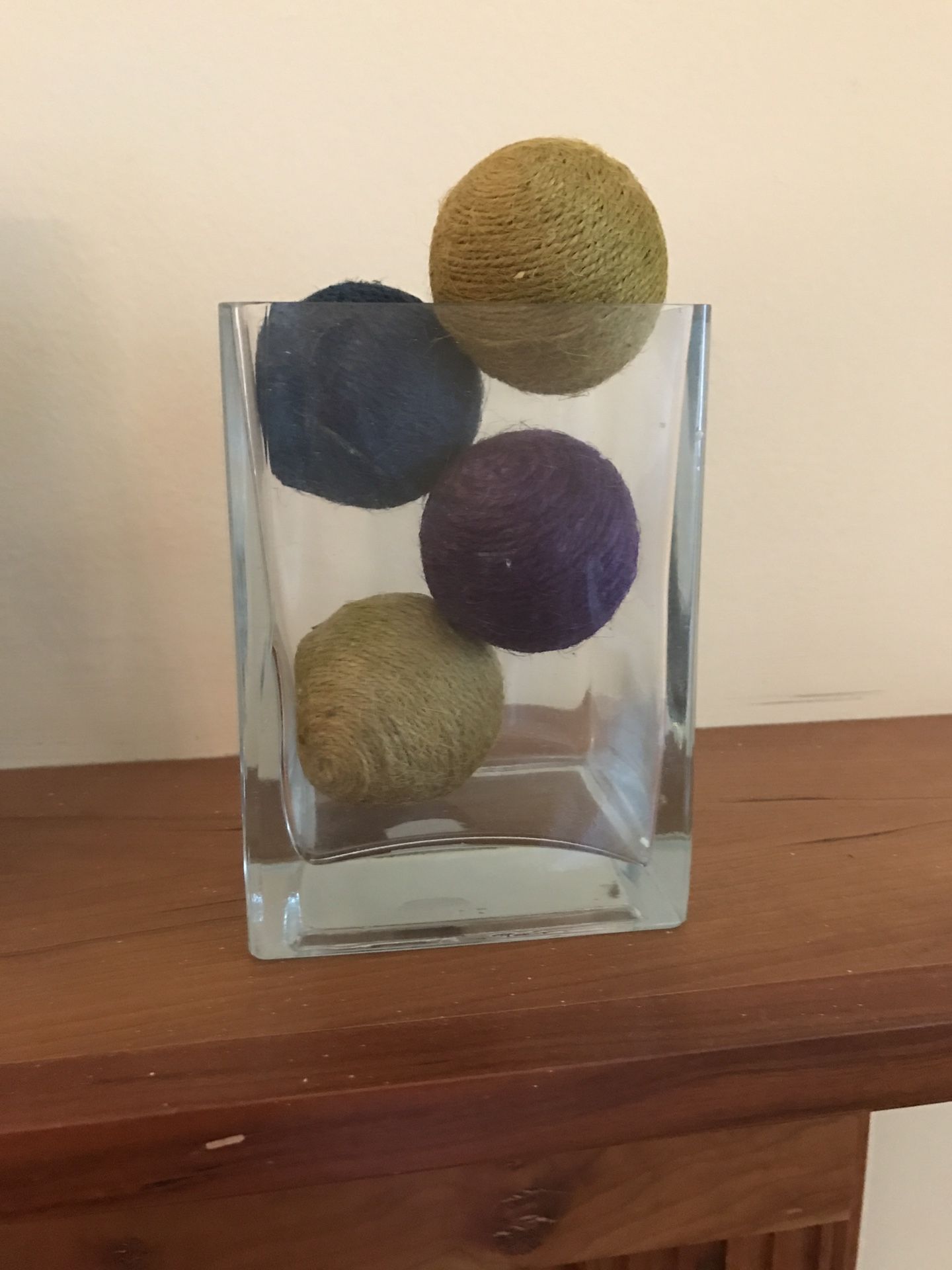 Vase (including the flower and balls)