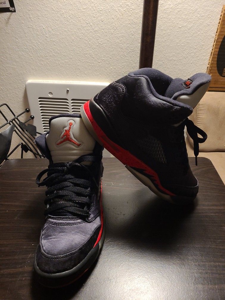 Satin bred