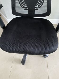 Black Office Desk Chair With Headrest Thumbnail