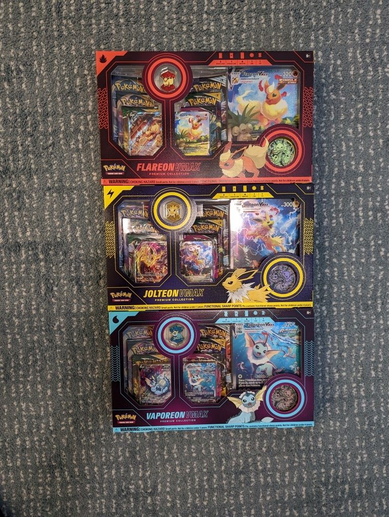 Pokemon Eevee Premium Pin Collection Box