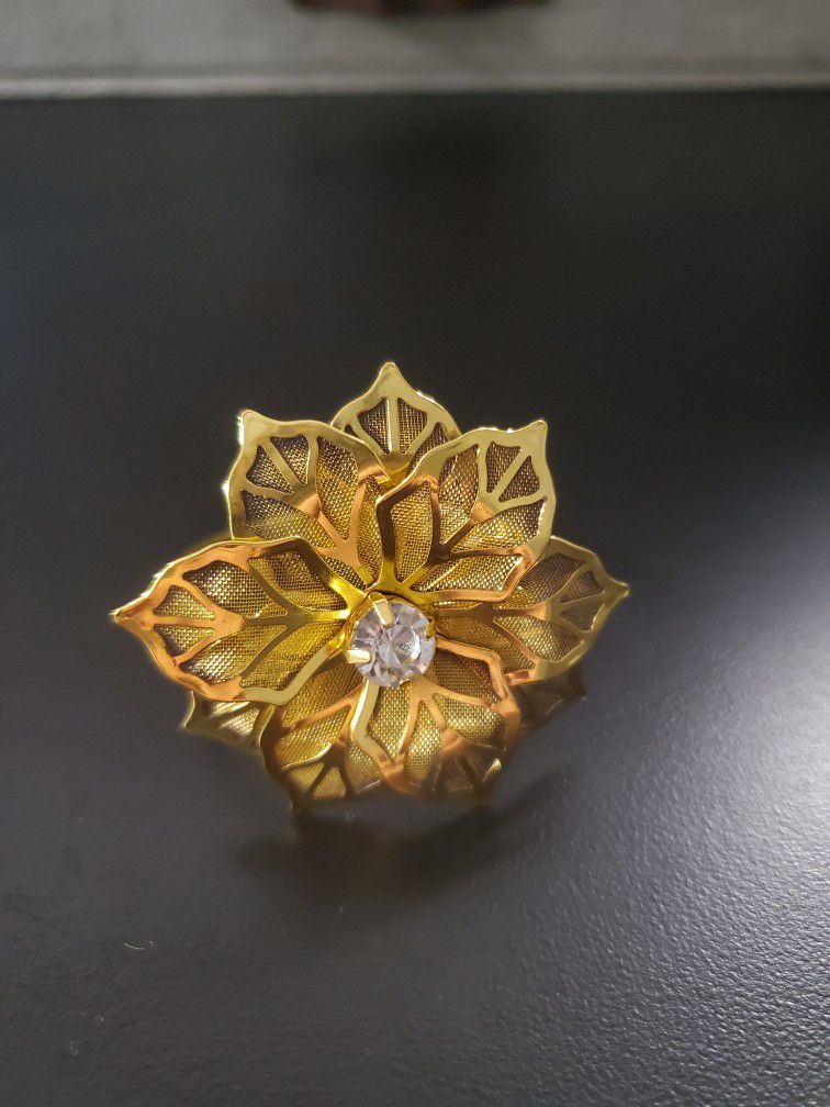 Gold Flower Napkin Rings