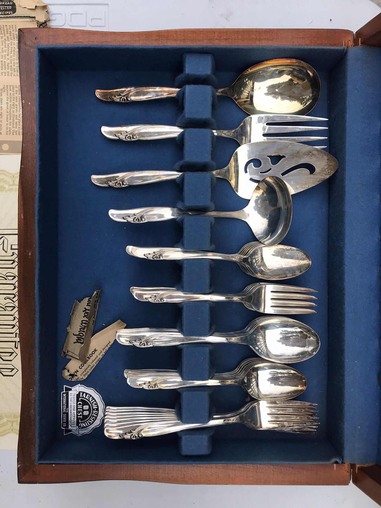 Plated silverware set