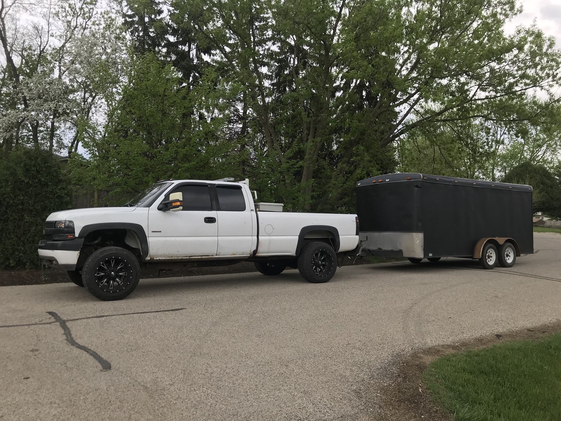 16’ United Enclosed Trailer