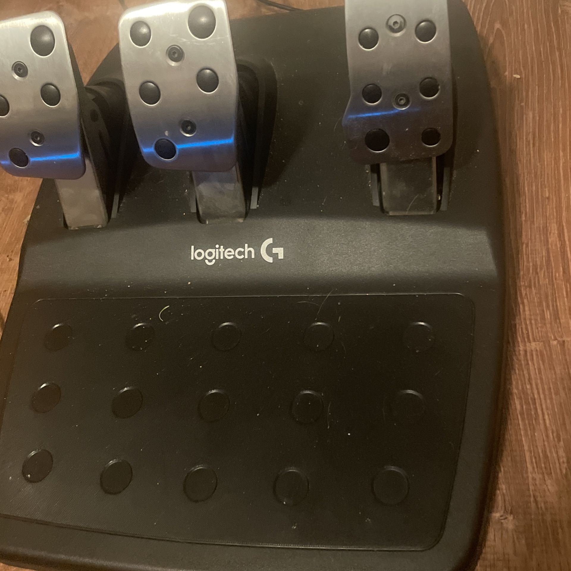 logitech G920 racing wheel