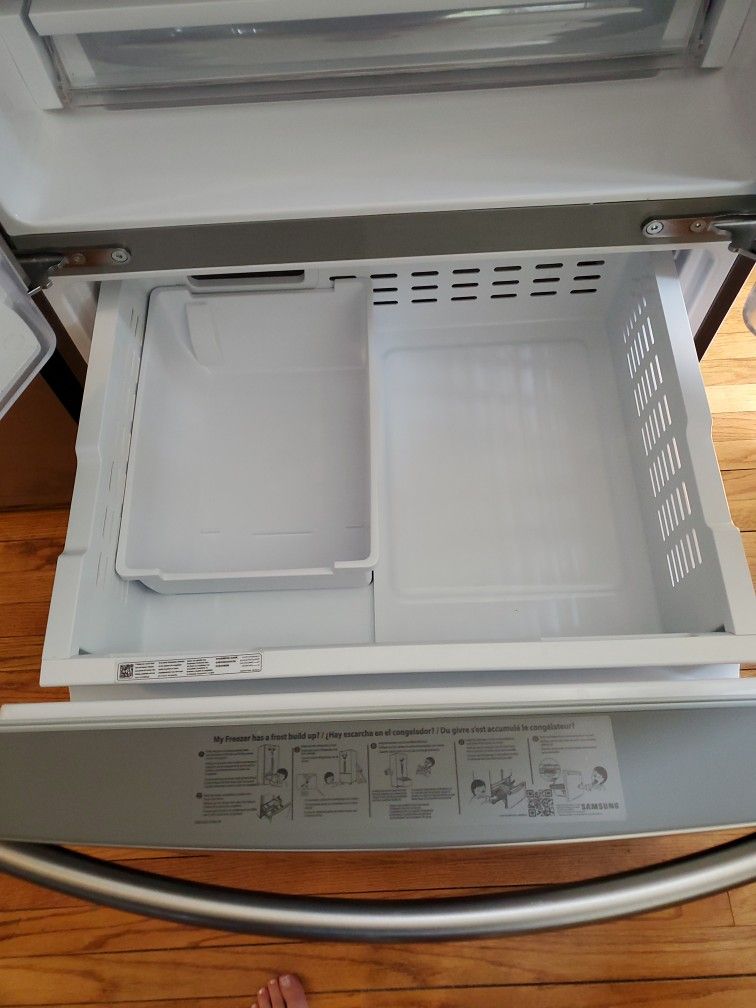 SAMSUNG 22 Cu Ft French Door Refr