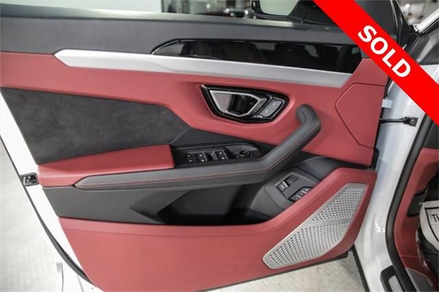2020 Lamborghini Urus