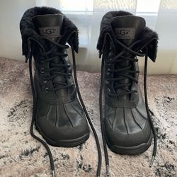 UGG -Black Boots Thumbnail